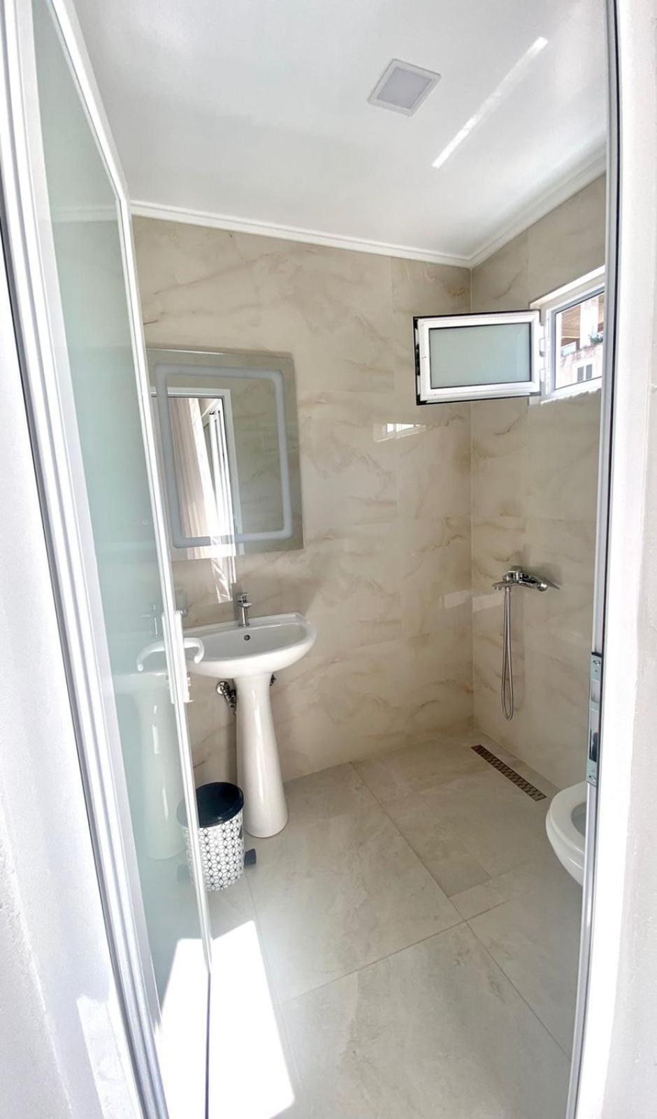 Vila Kleopatra Sarande Luaran gambar